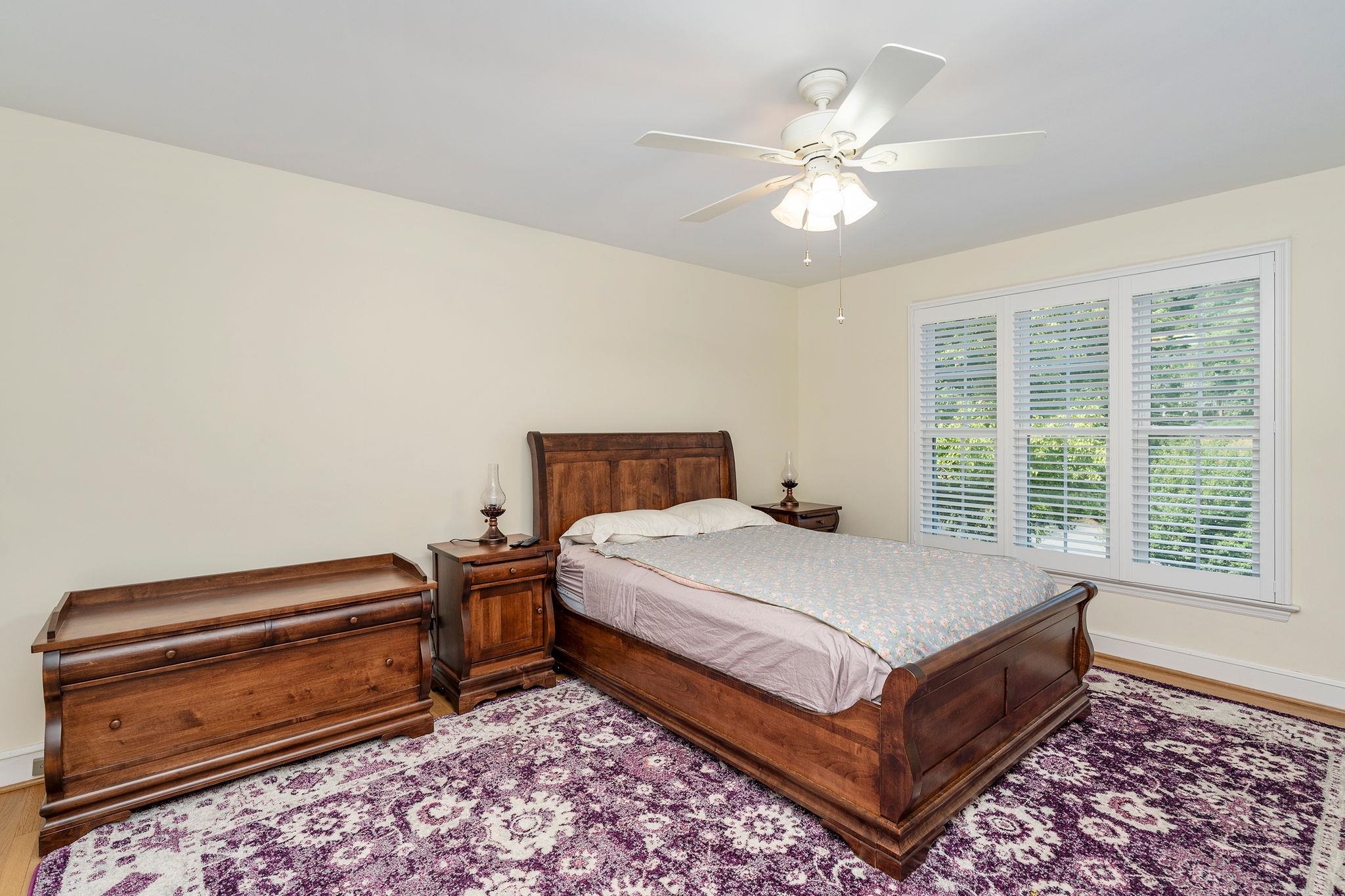 105 WOODLAND DR