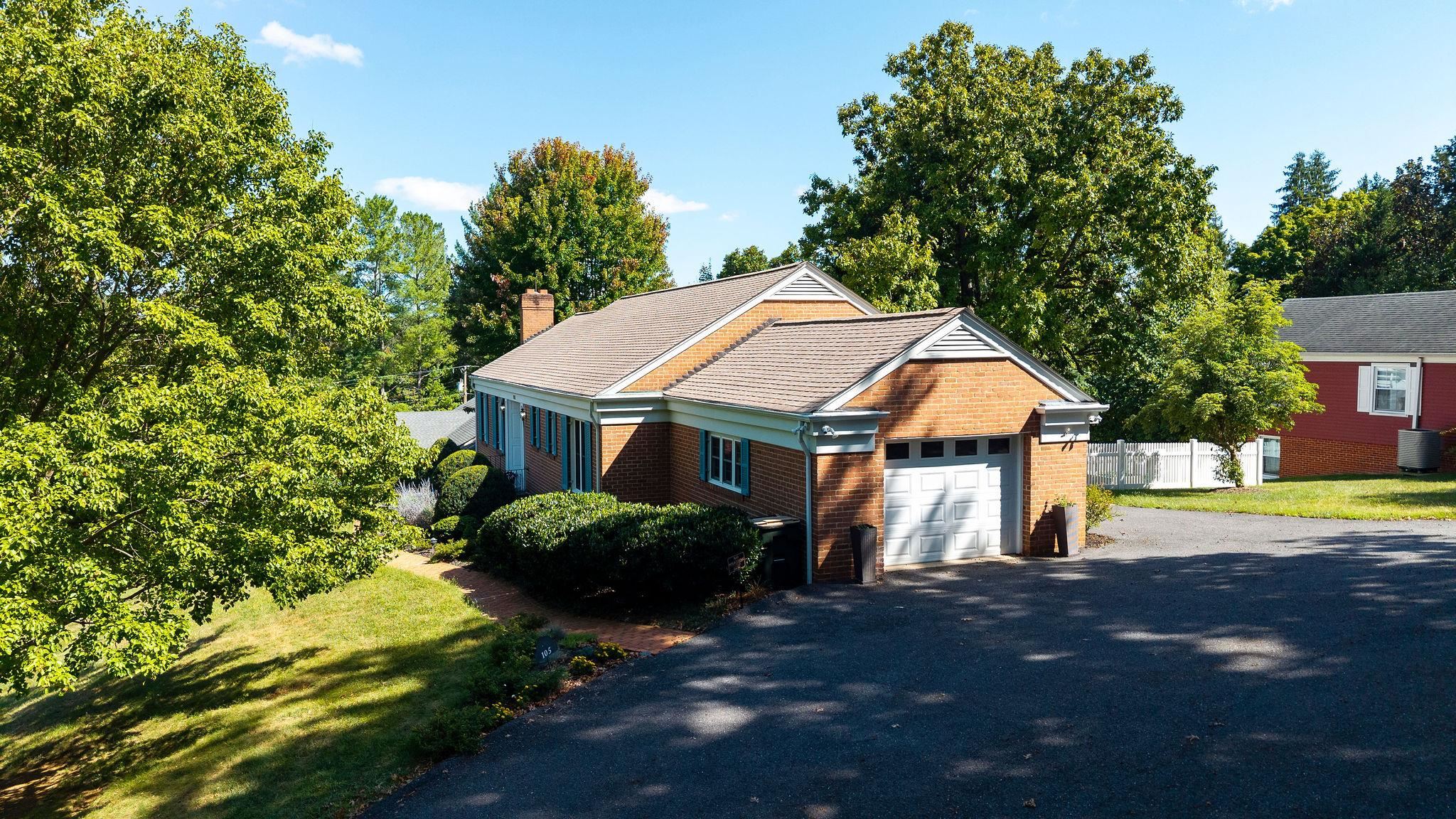 105 WOODLAND DR