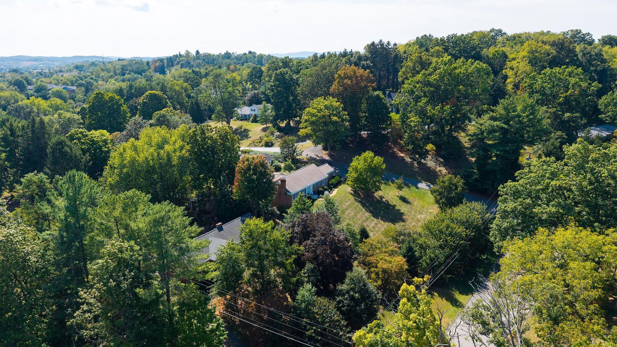 105 WOODLAND DR