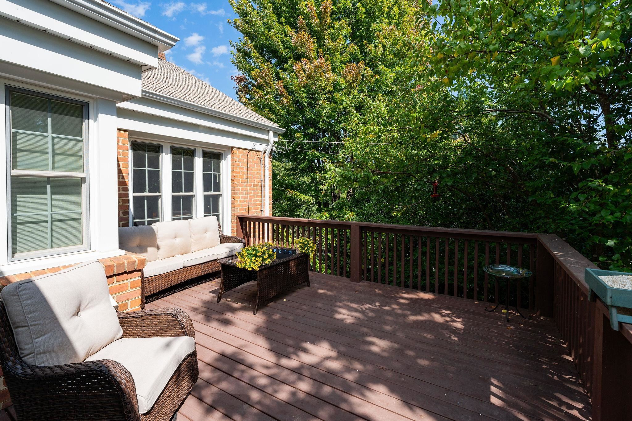 105 WOODLAND DR