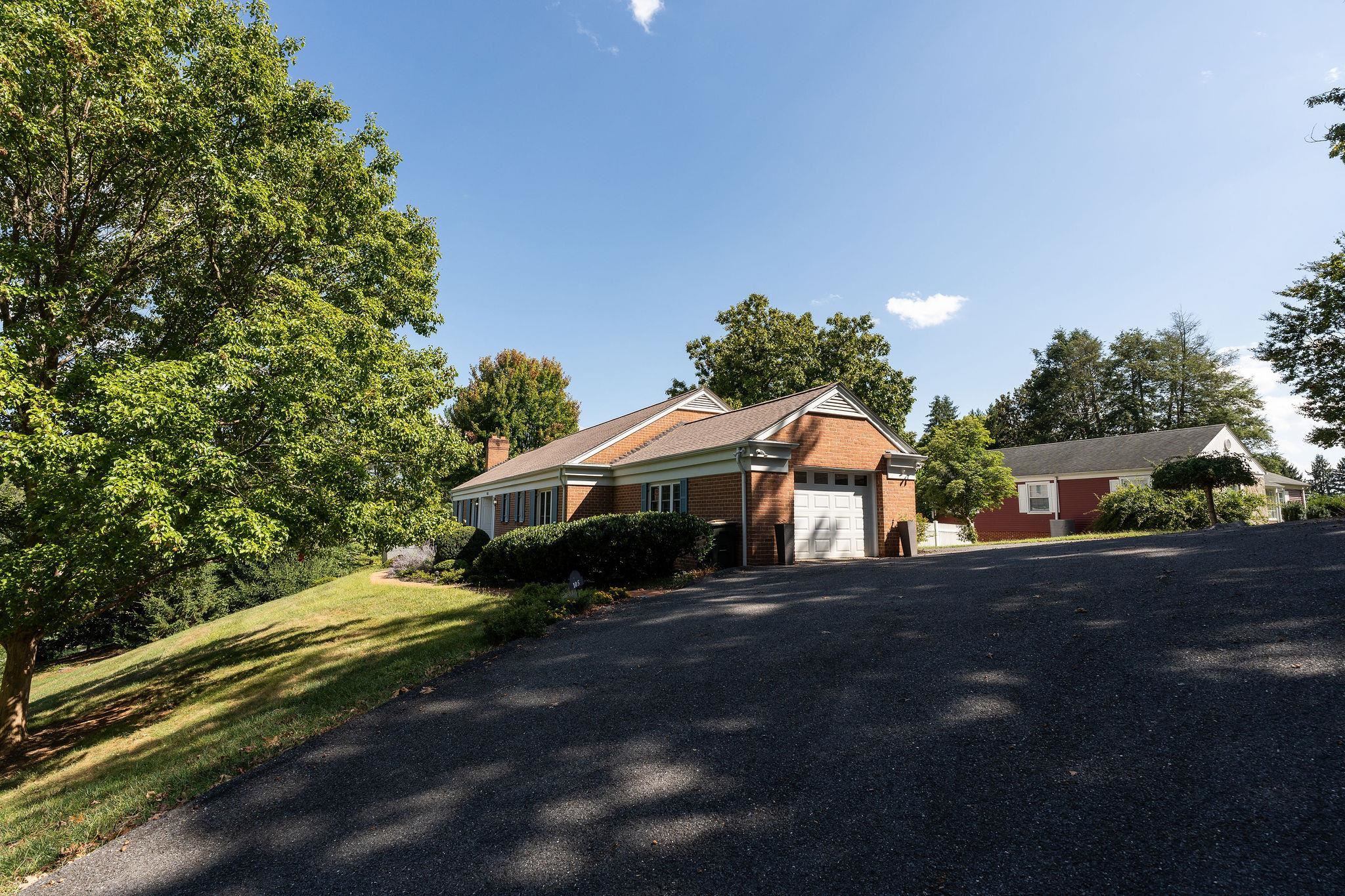 105 WOODLAND DR