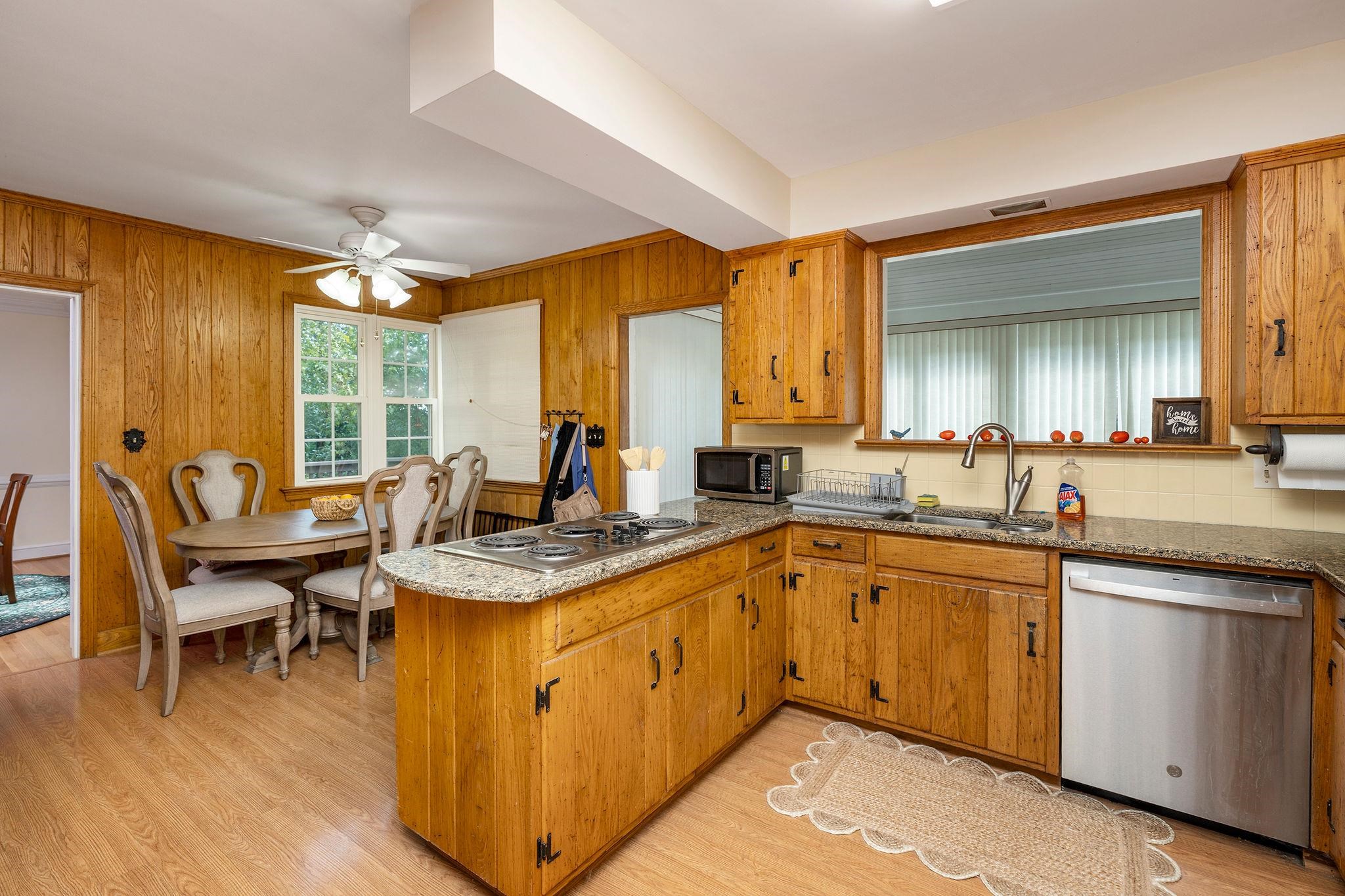 105 WOODLAND DR