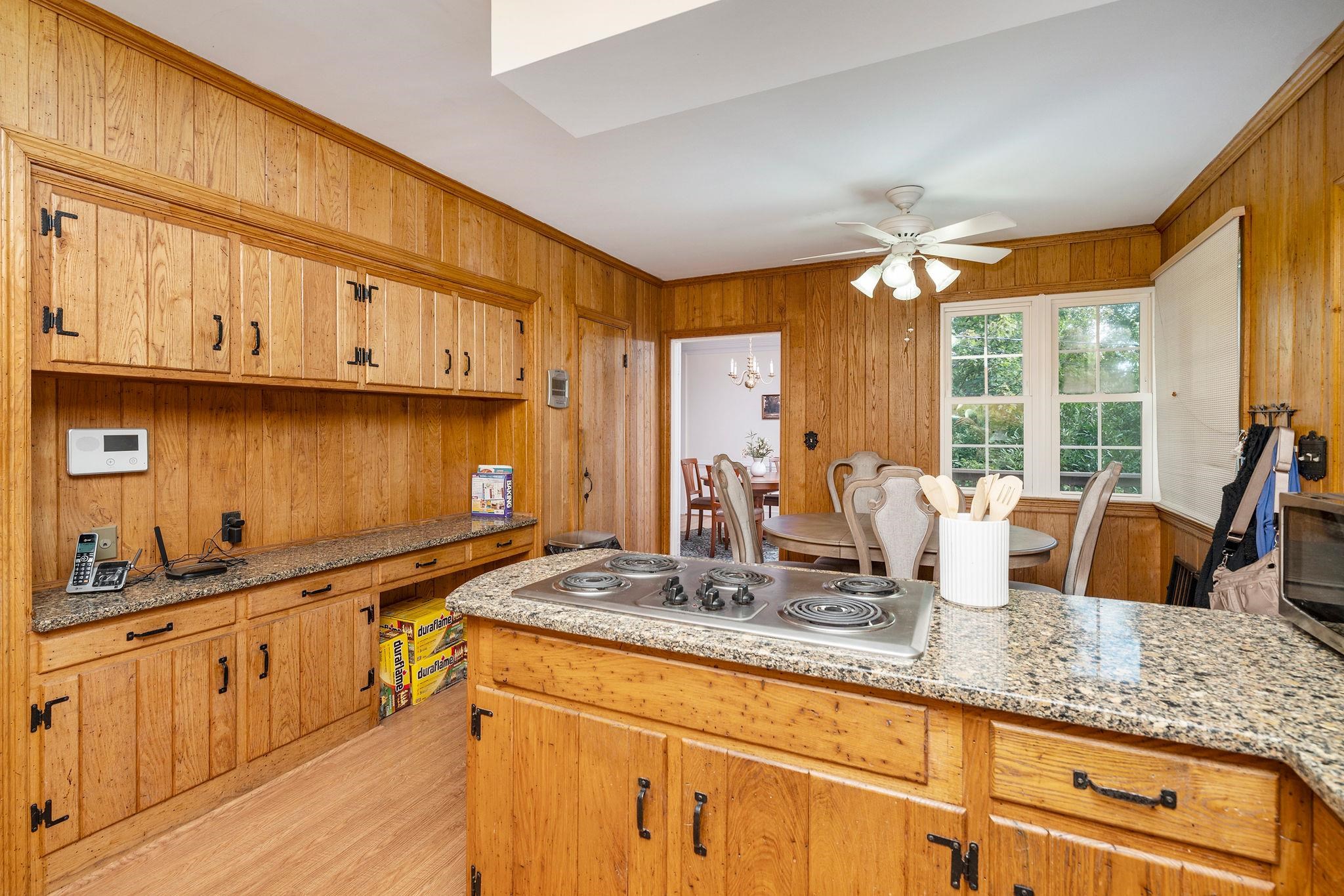 105 WOODLAND DR