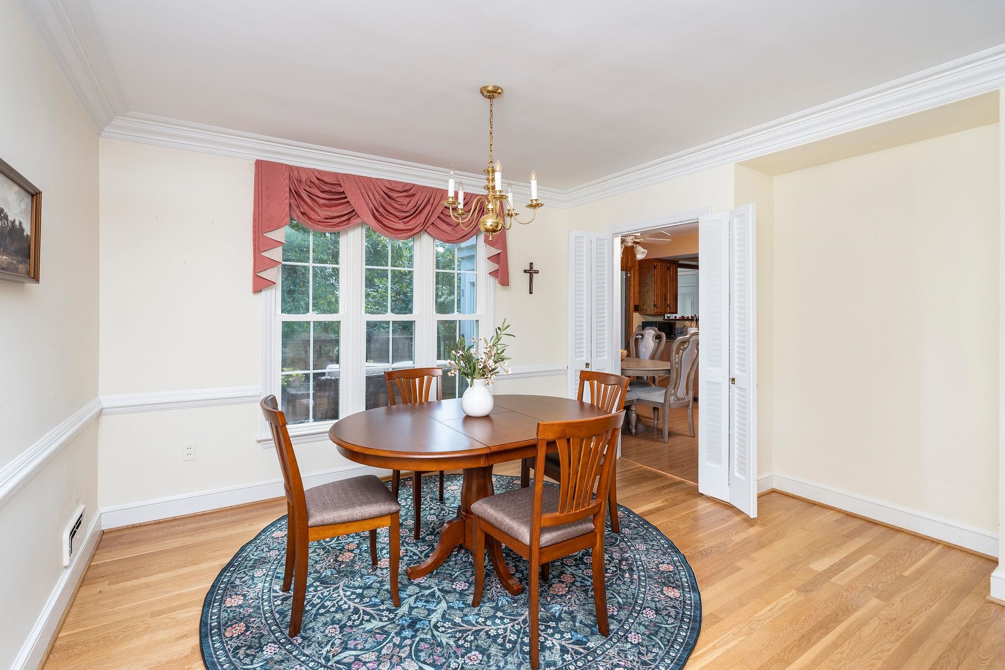 105 WOODLAND DR