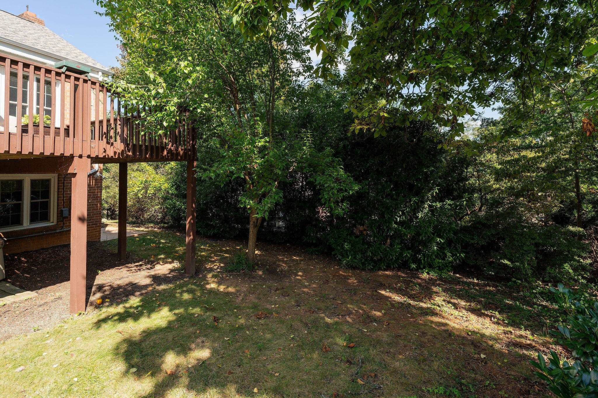 105 WOODLAND DR