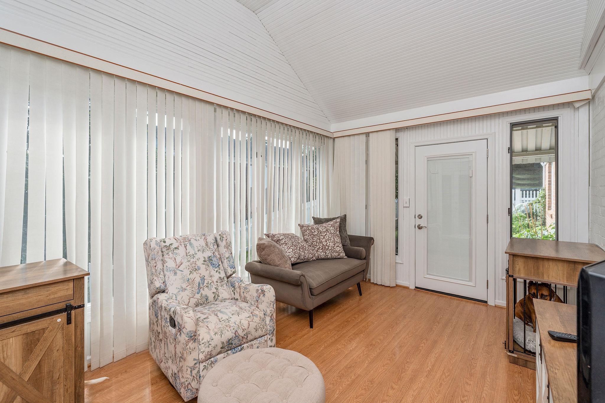 105 WOODLAND DR