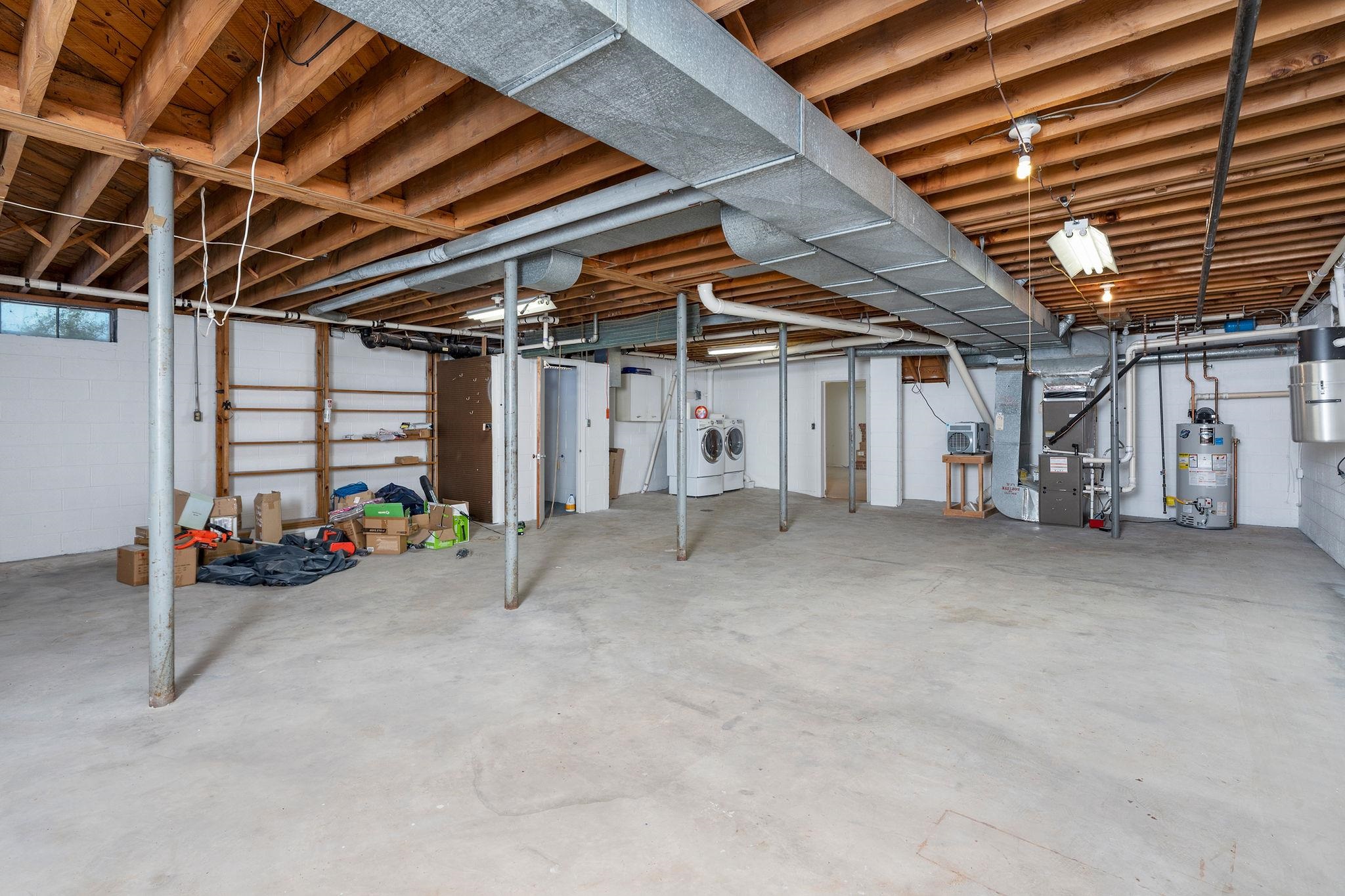 105 WOODLAND DR