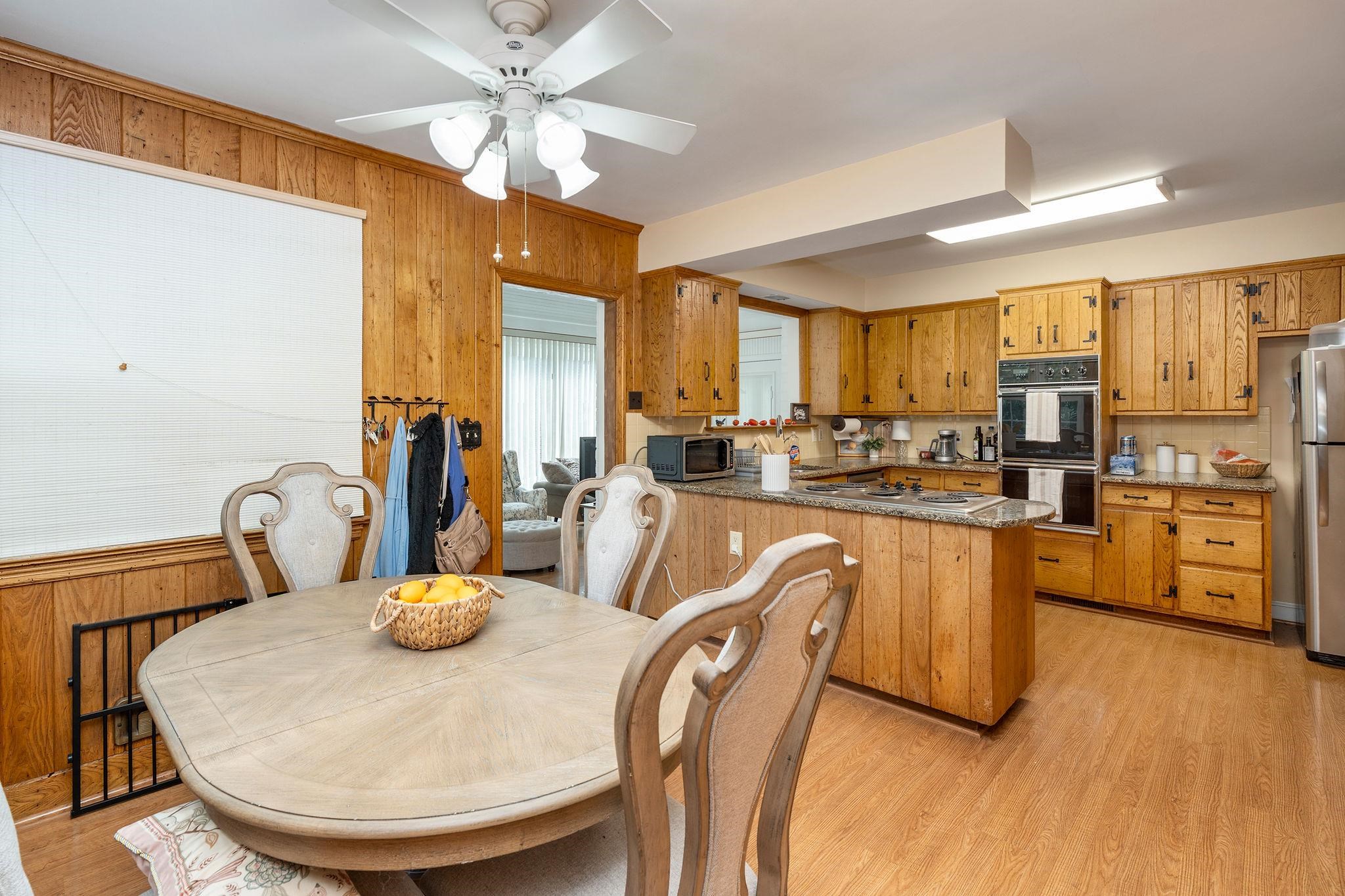 105 WOODLAND DR