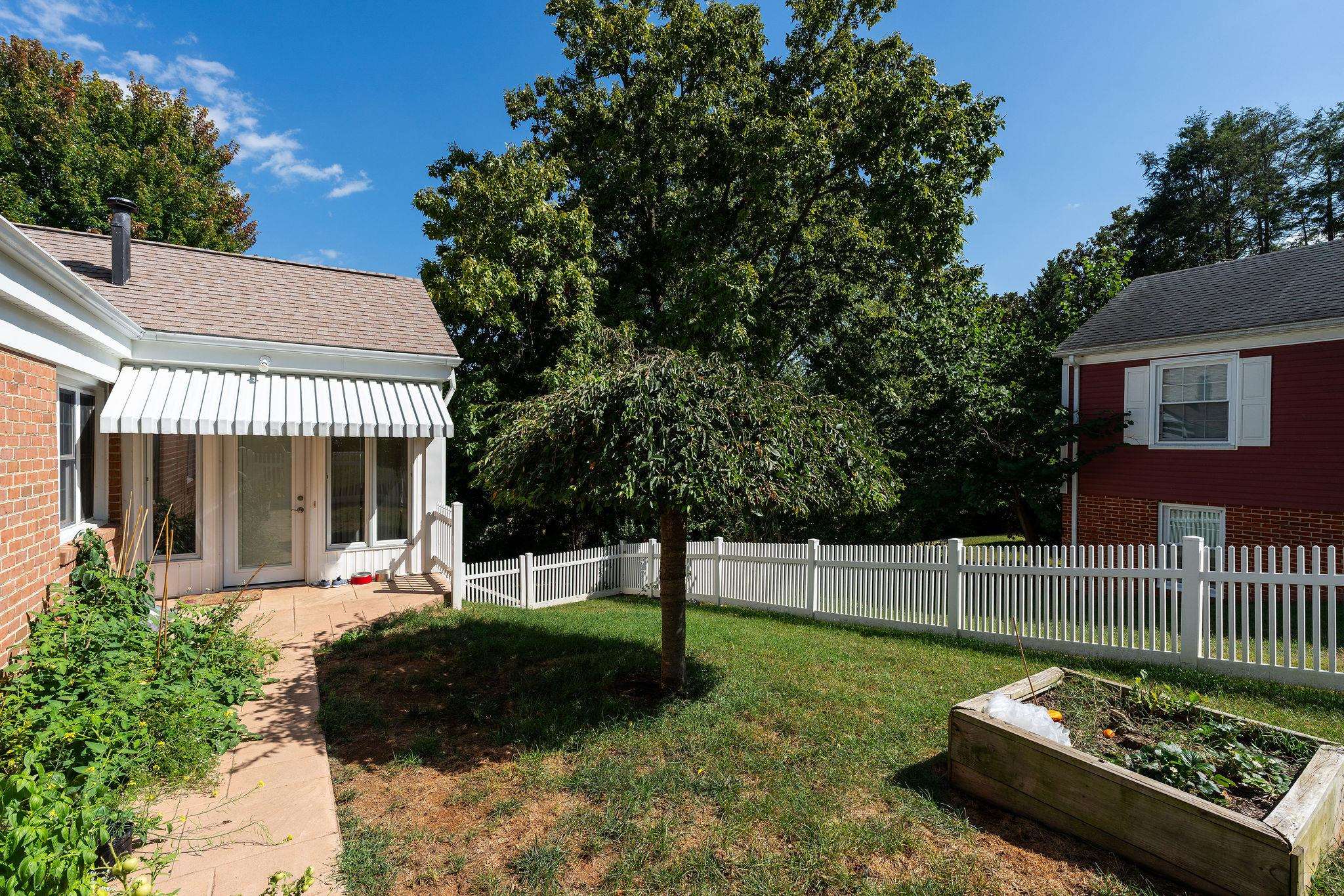 105 WOODLAND DR
