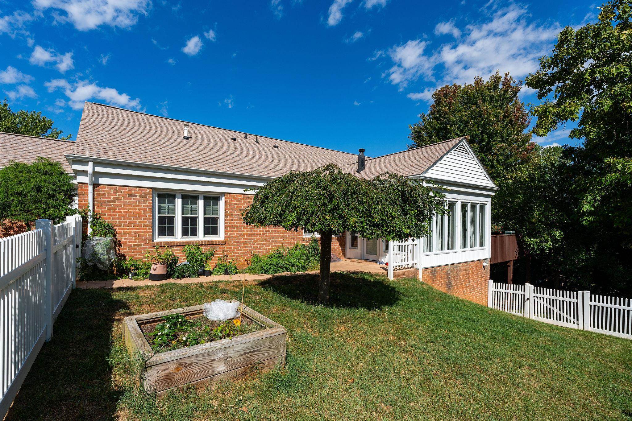 105 WOODLAND DR