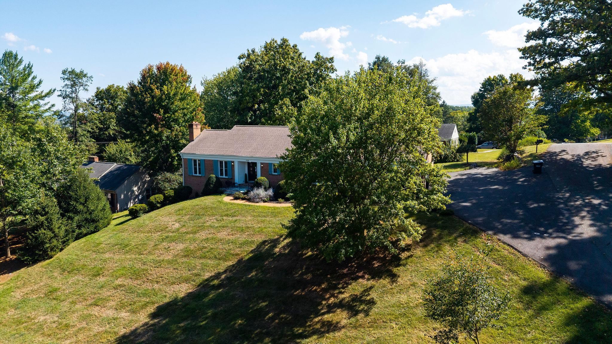 105 WOODLAND DR