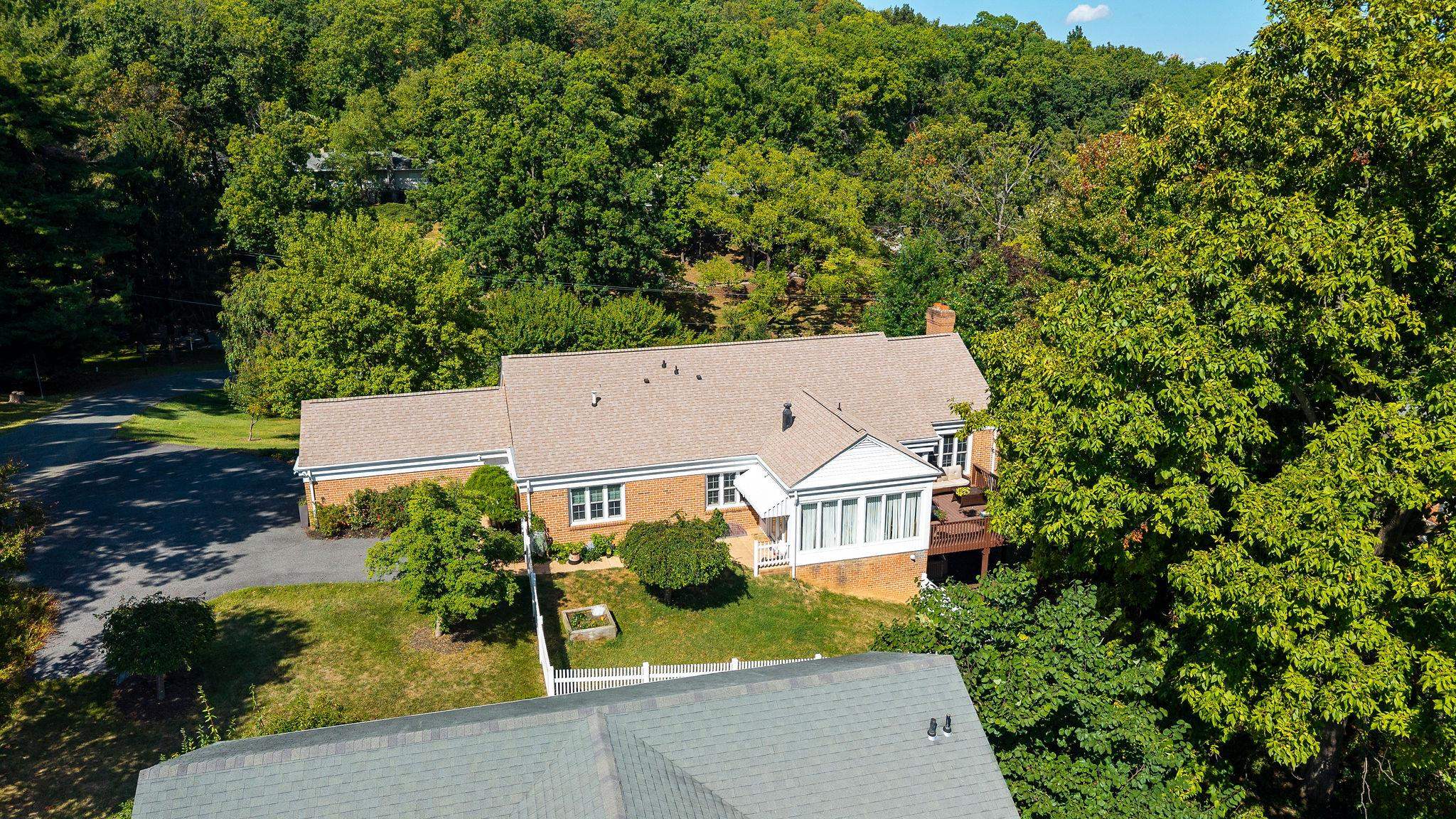 105 WOODLAND DR