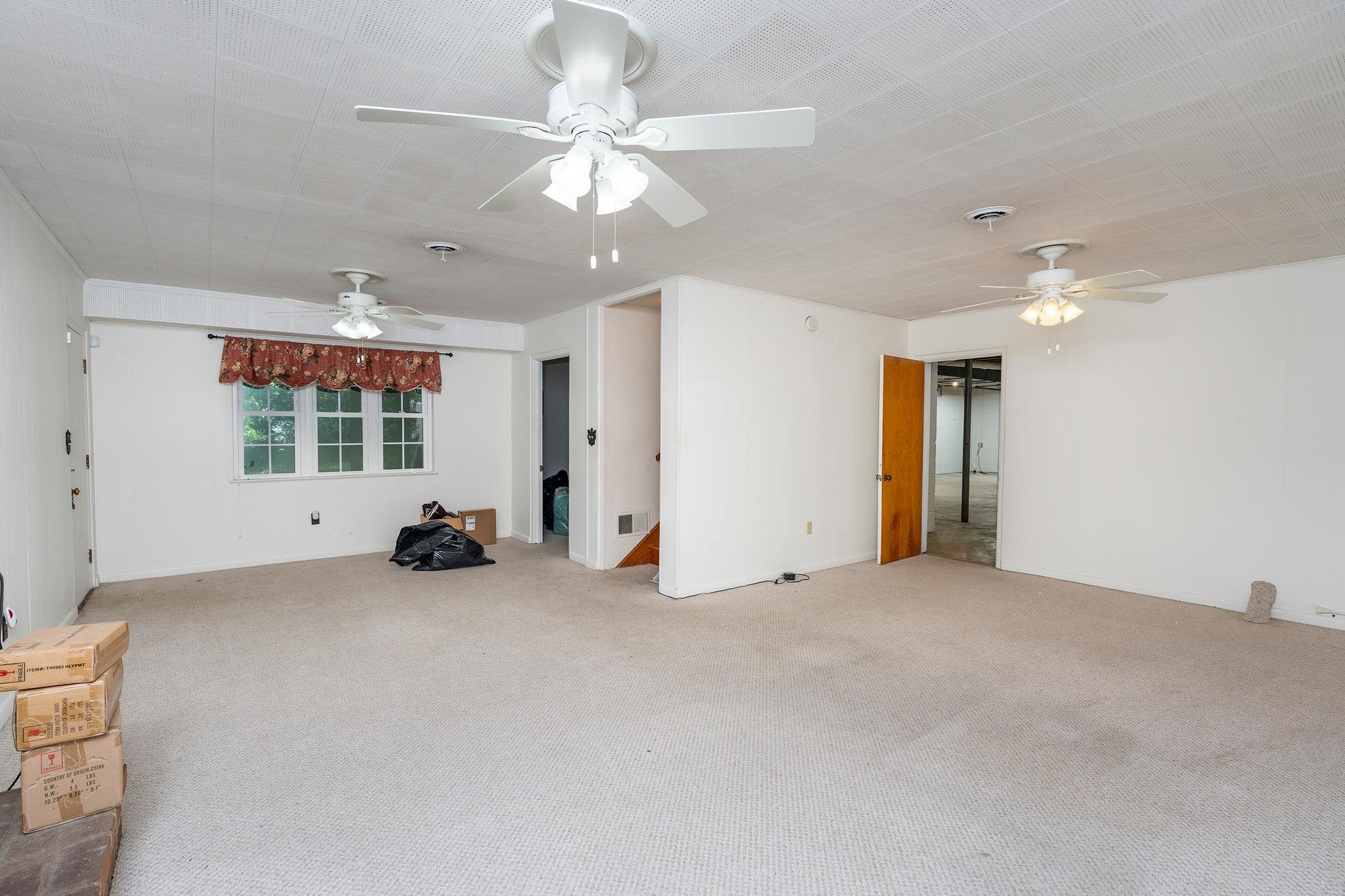 105 WOODLAND DR
