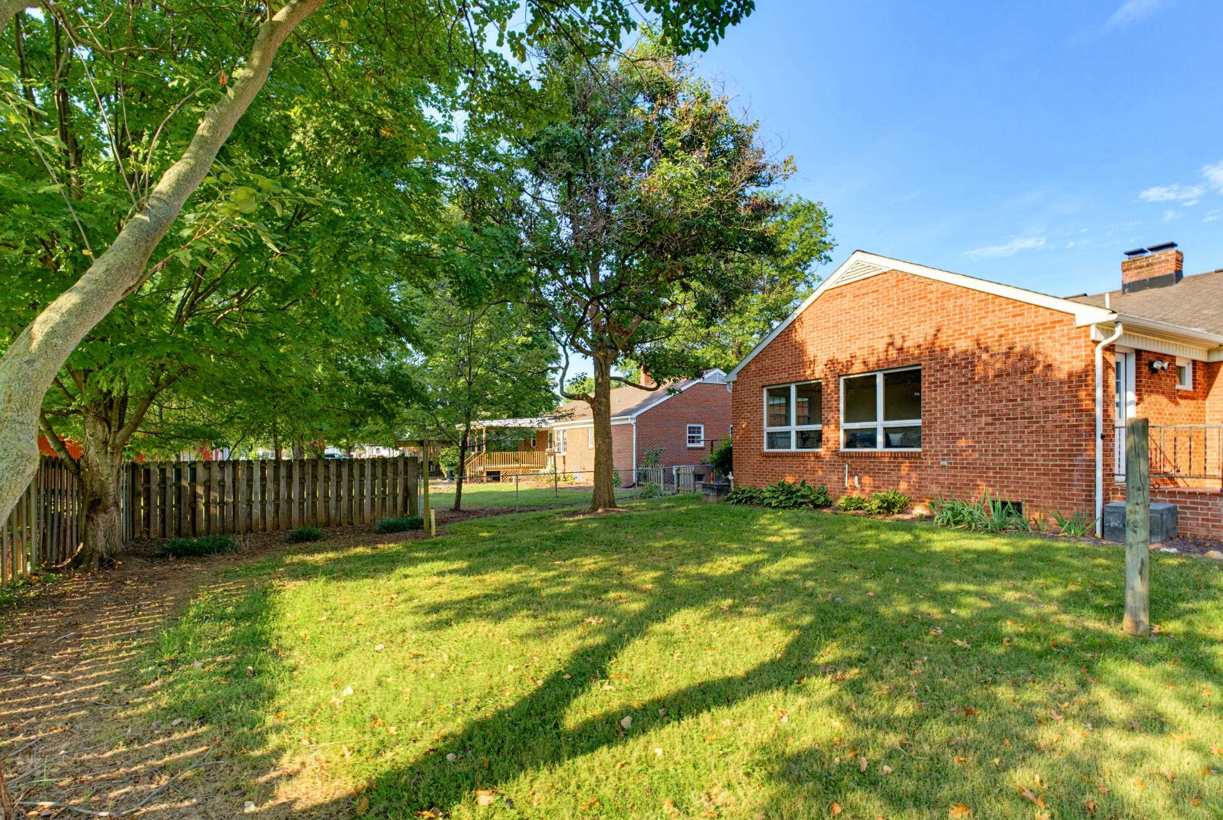112 N WEST VIEW ST