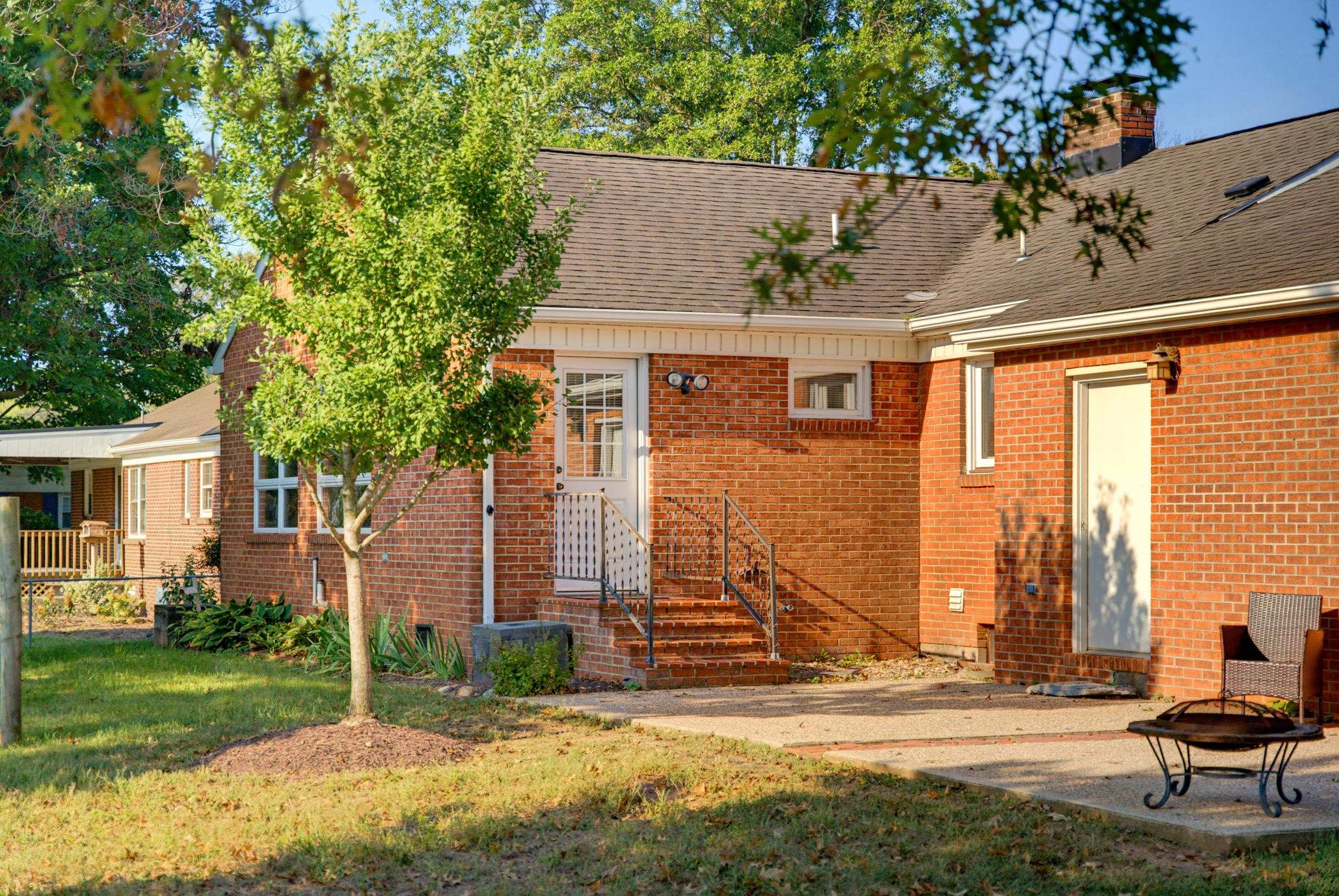 112 N WEST VIEW ST