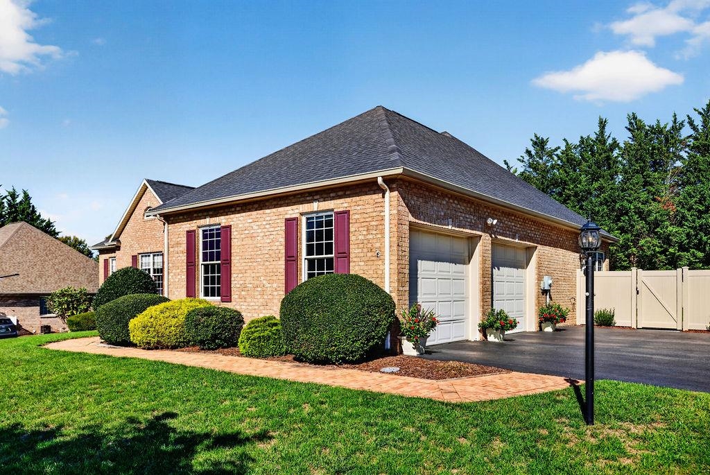 717 PELHAM DR