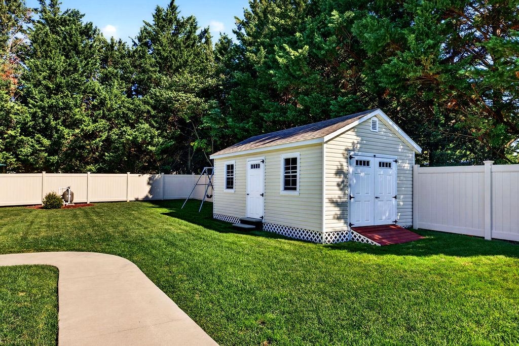 717 PELHAM DR