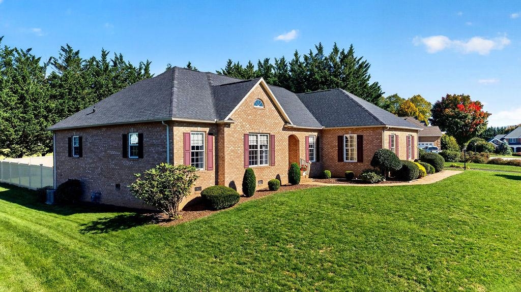 717 PELHAM DR