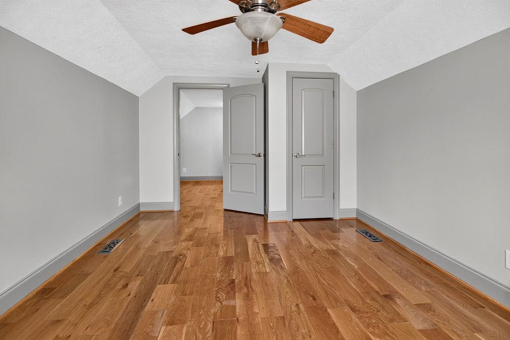 1516 LYNDHURST RD