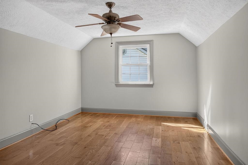 1516 LYNDHURST RD