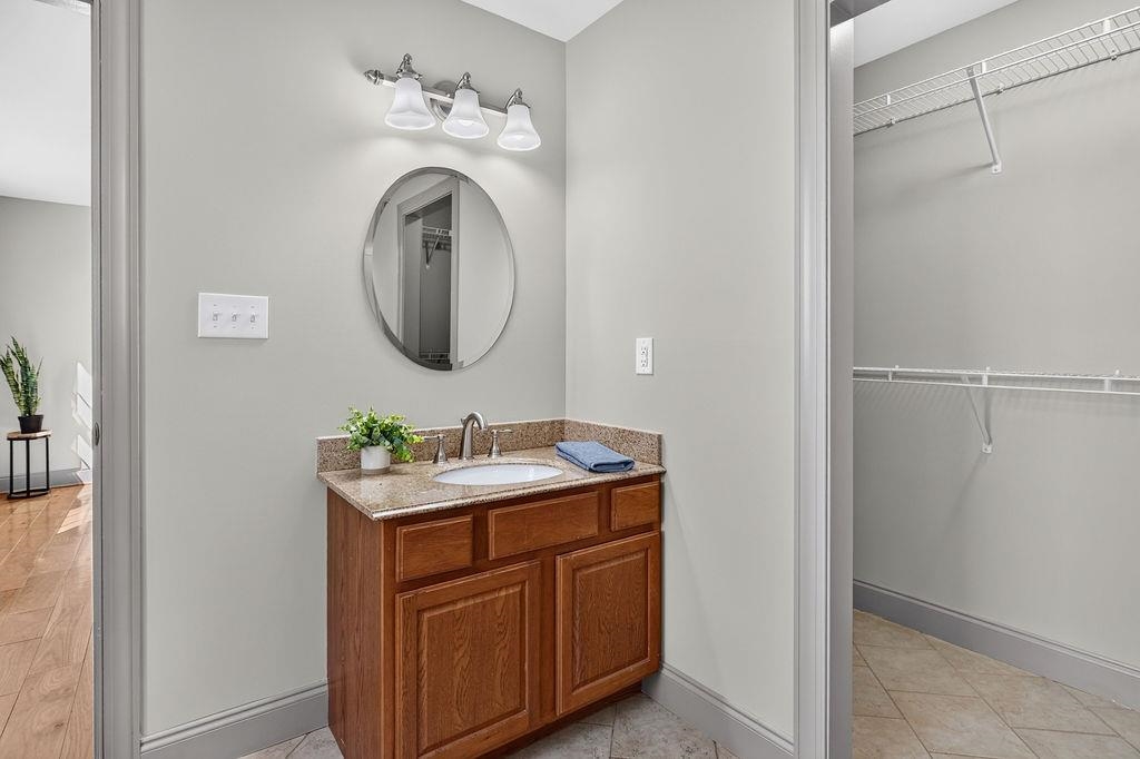 1516 LYNDHURST RD