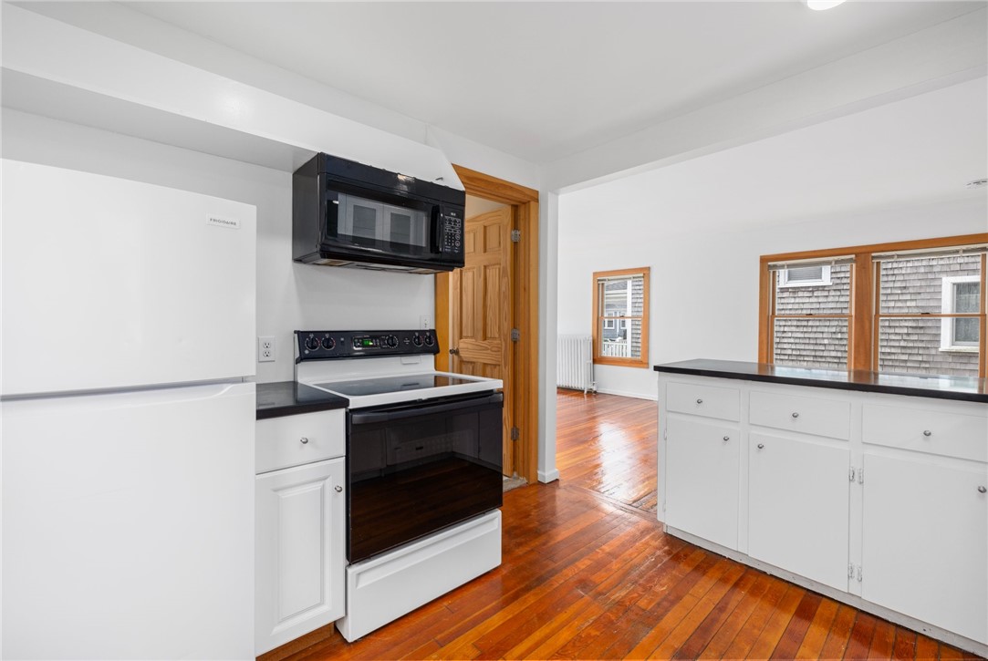 10 Curry Avenue