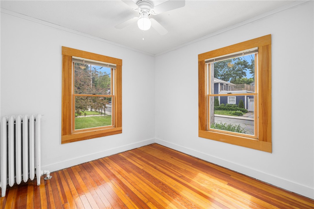 10 Curry Avenue