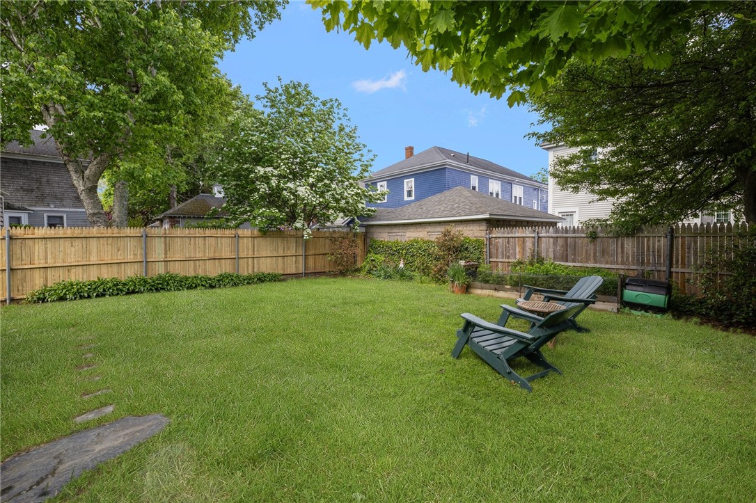10 Curry Avenue