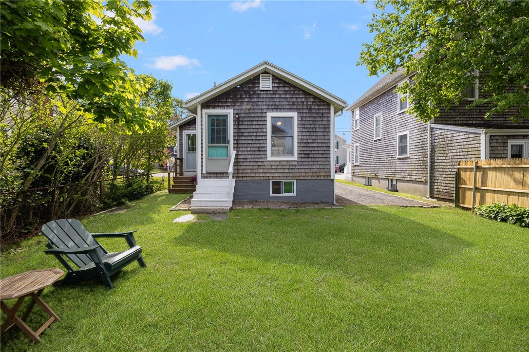 10 Curry Avenue