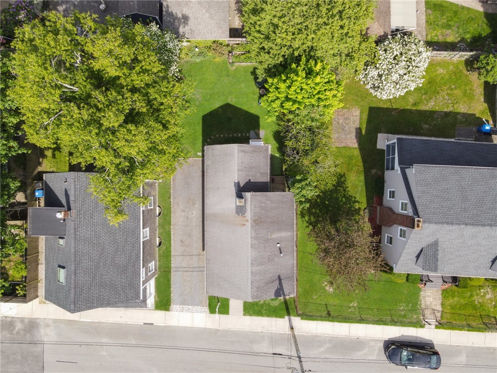 10 Curry Avenue