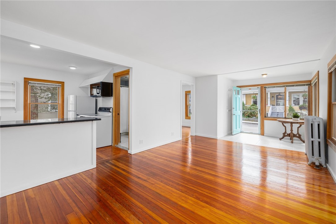 10 Curry Avenue