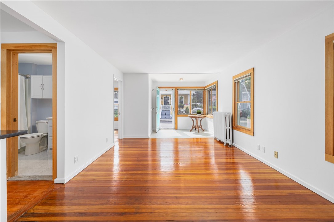 10 Curry Avenue