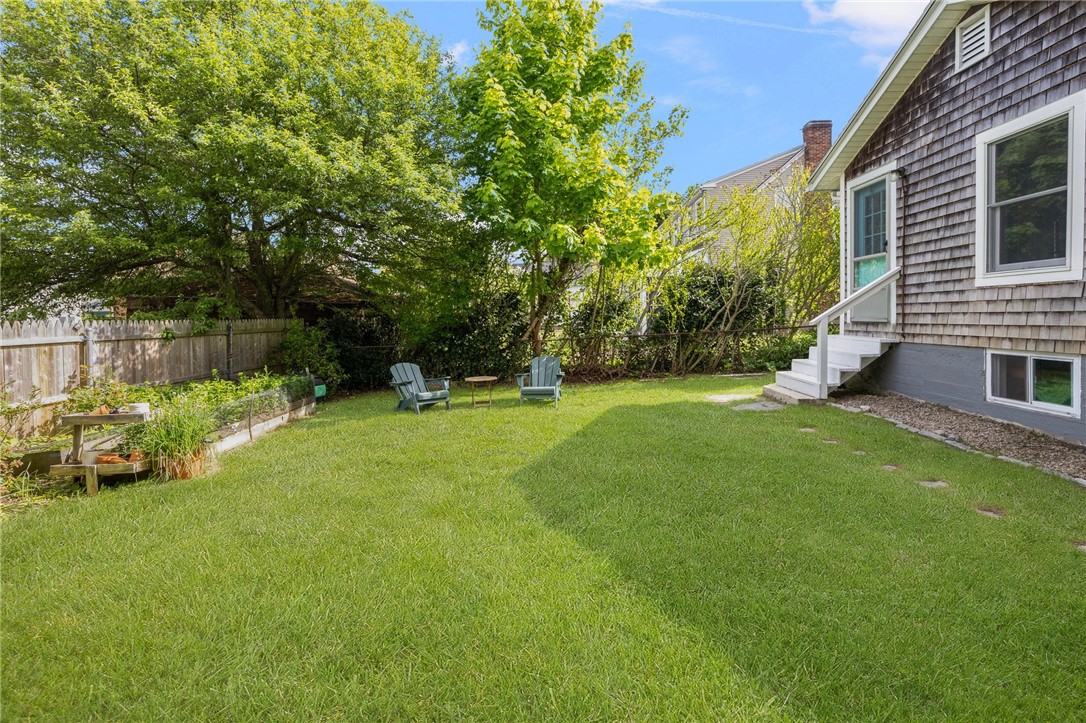 10 Curry Avenue