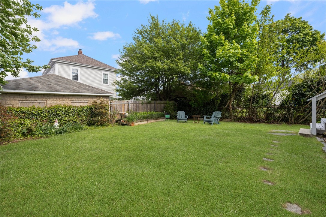 10 Curry Avenue
