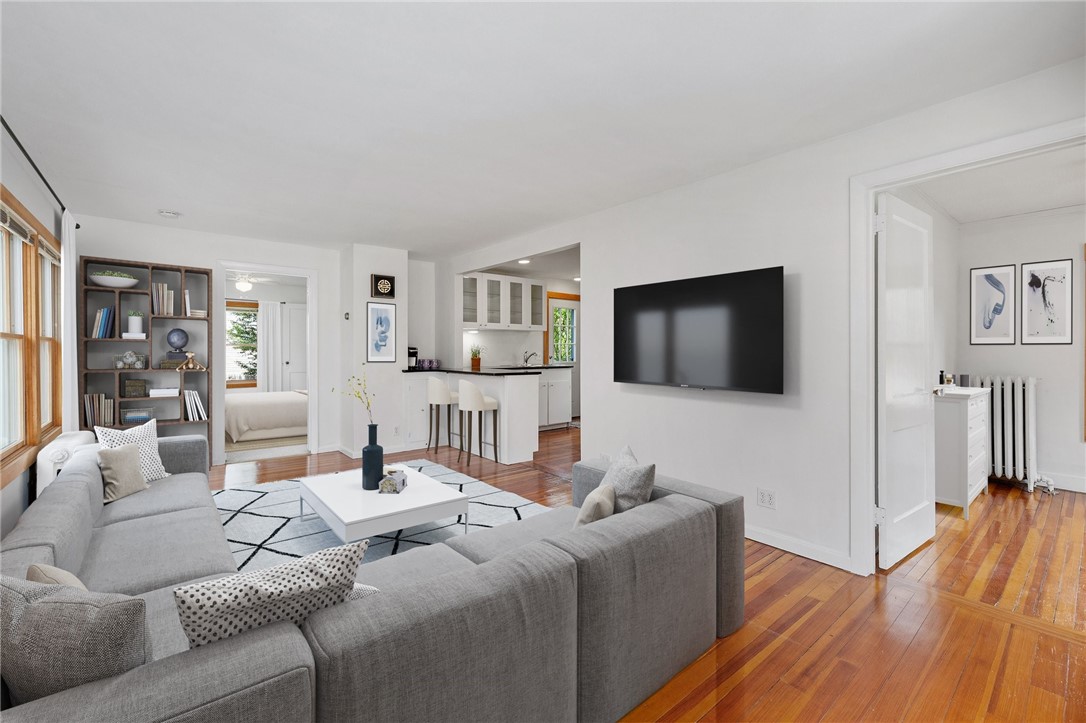 10 Curry Avenue