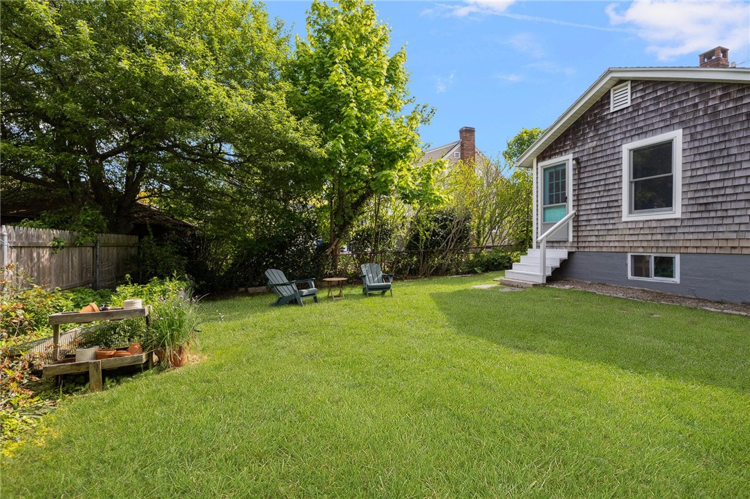 10 Curry Avenue