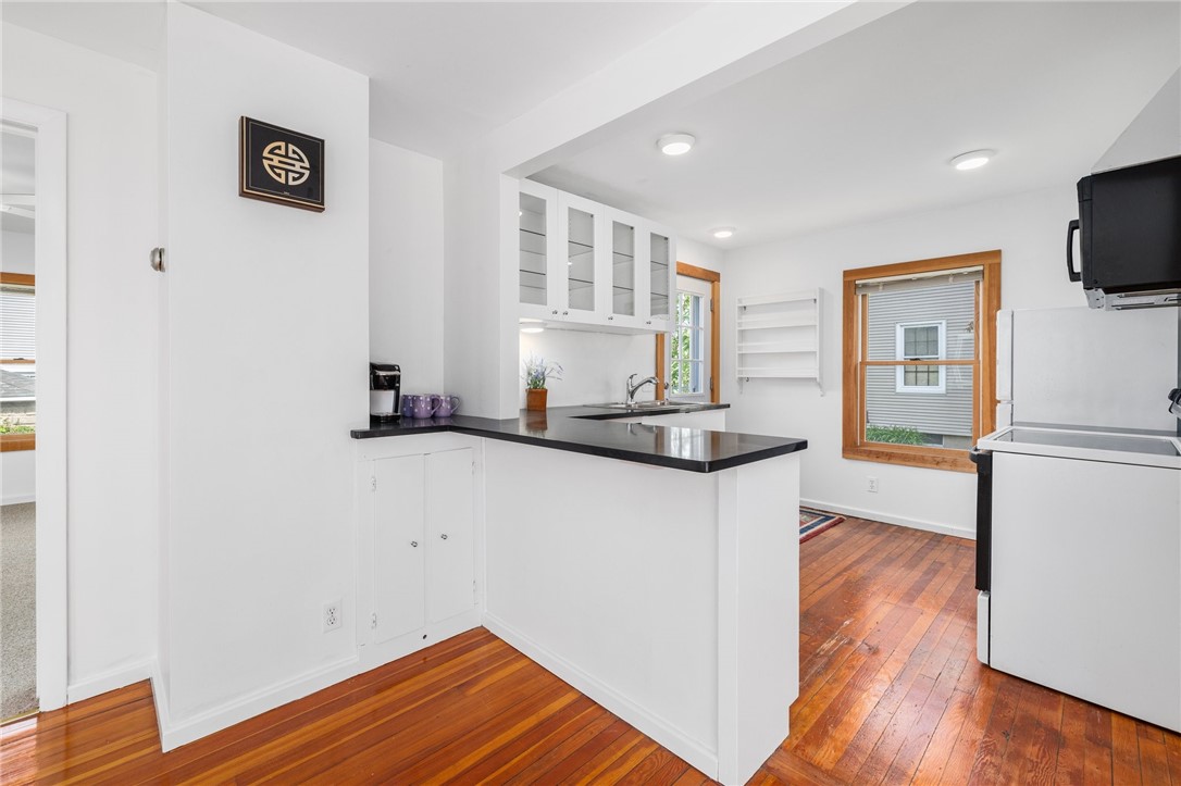 10 Curry Avenue
