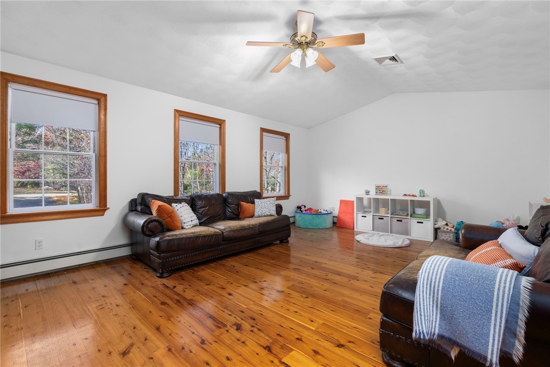 13 Foster Farm Drive