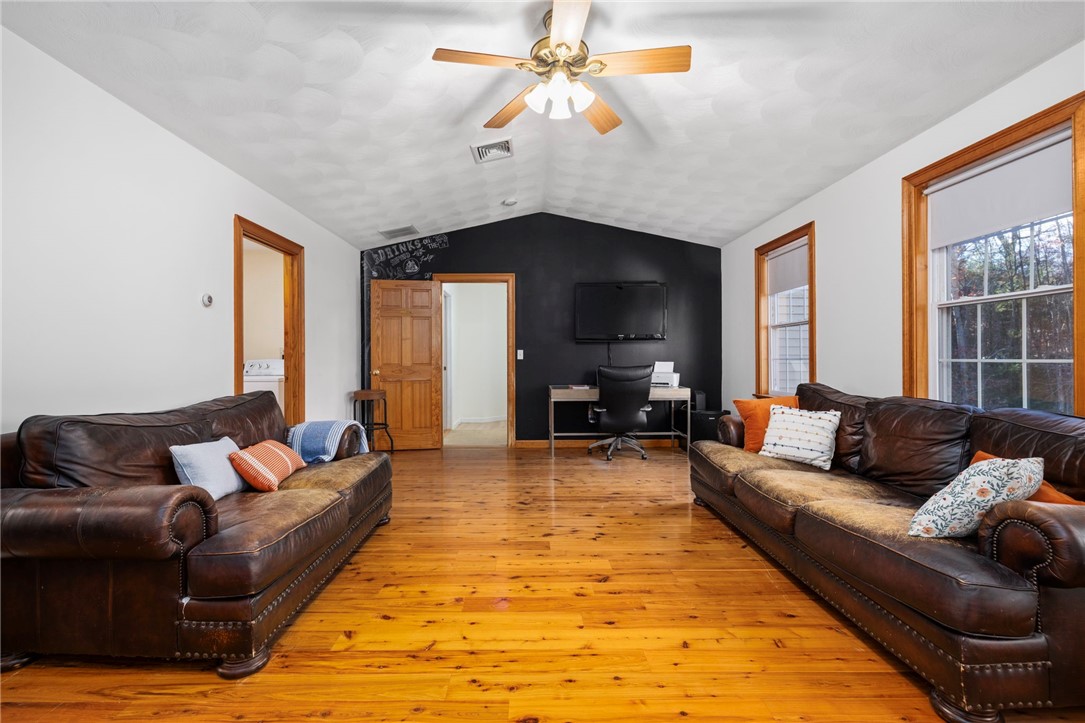 13 Foster Farm Drive