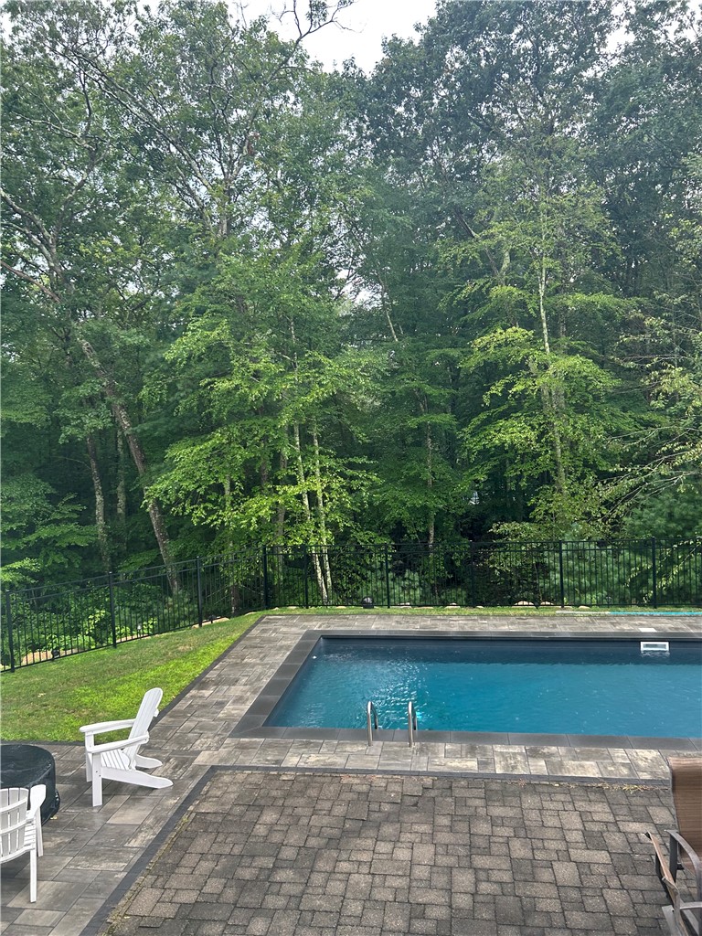25 Hoyer Court