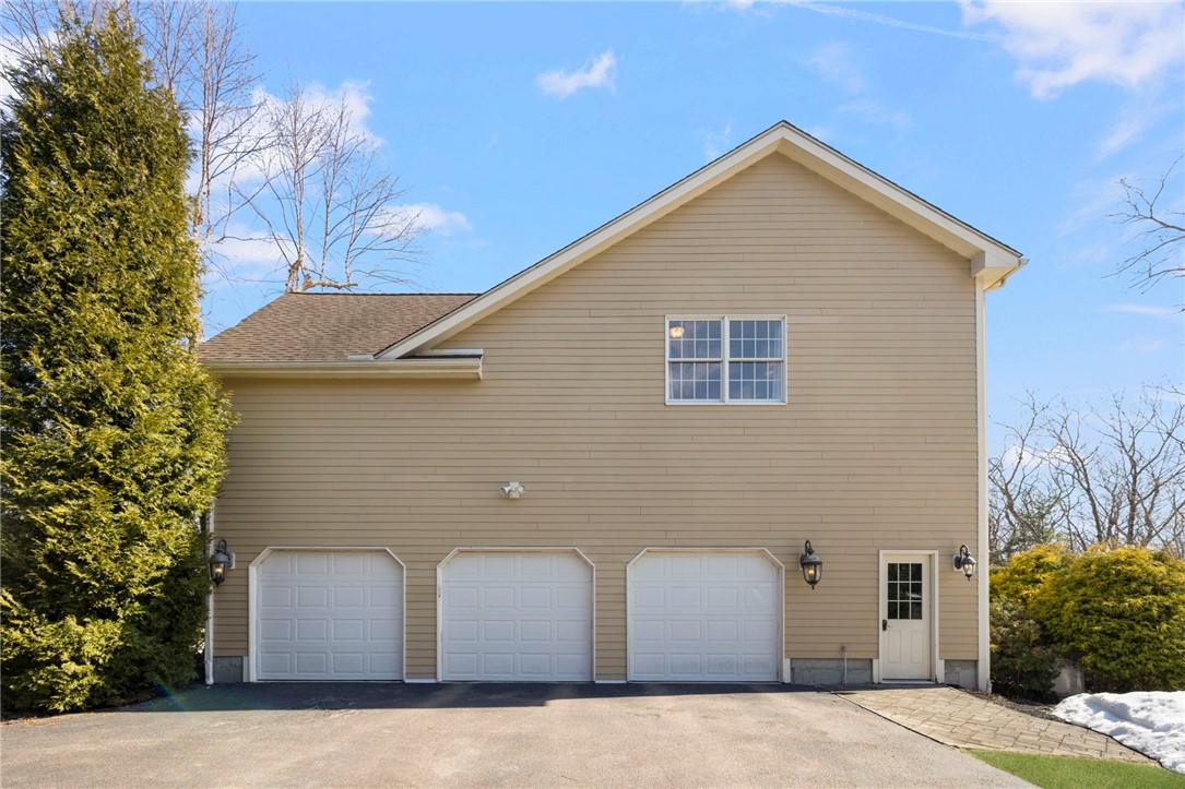 25 Hoyer Court
