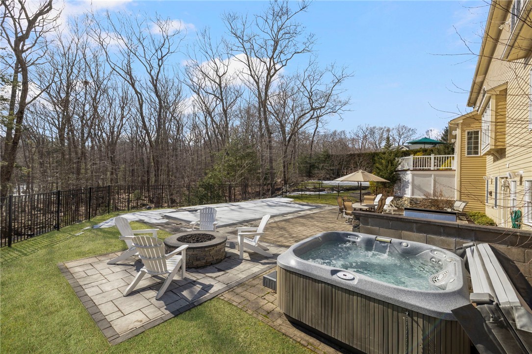 25 Hoyer Court