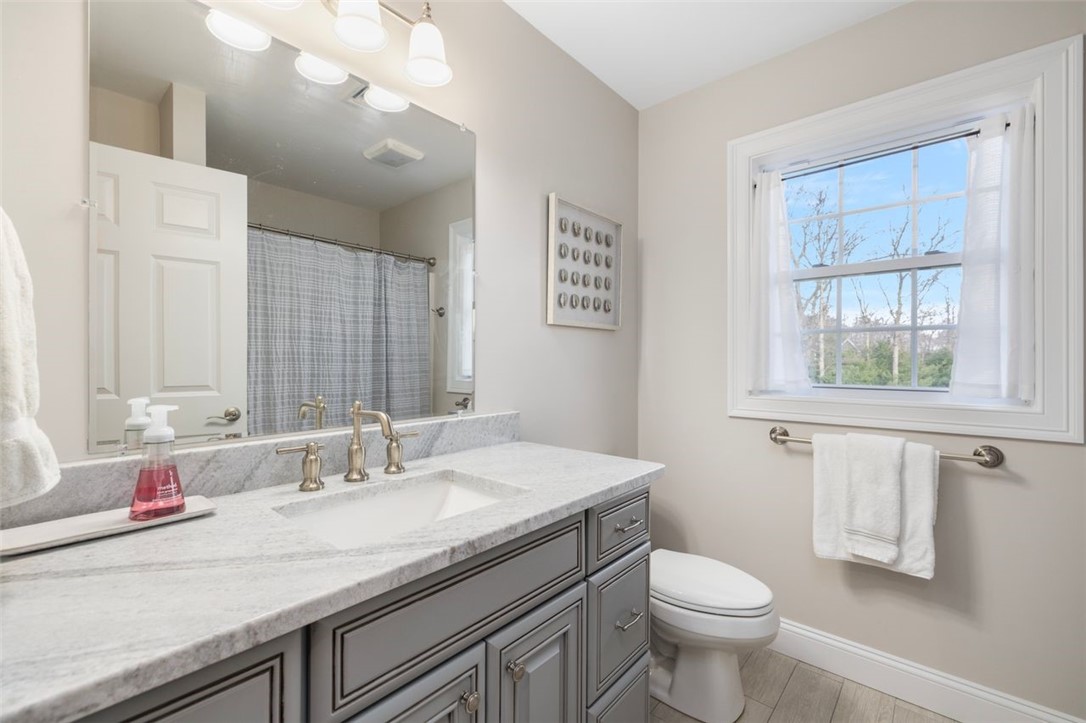 10 Jessica Lee Court