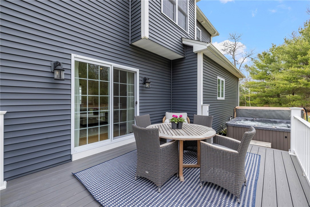 10 Jessica Lee Court