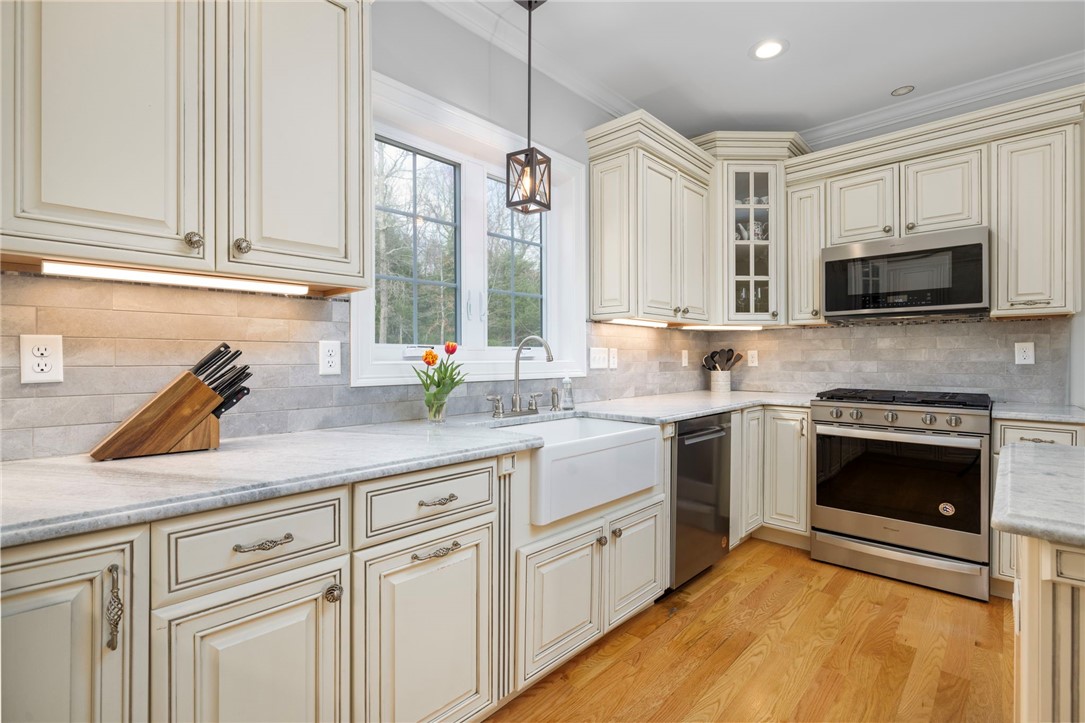 10 Jessica Lee Court