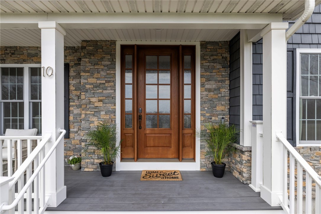 10 Jessica Lee Court