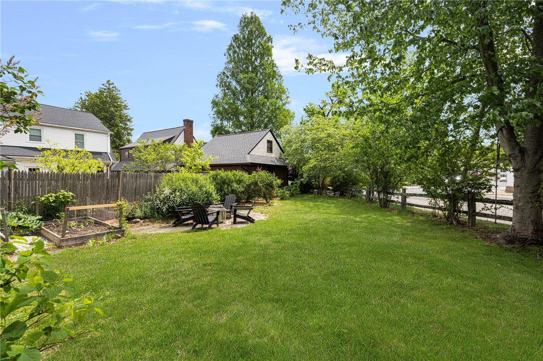 11 Glenwood Avenue