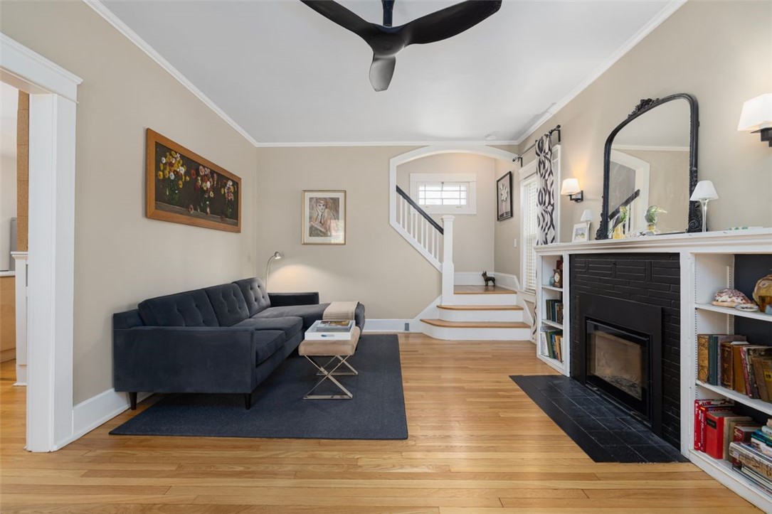 11 Glenwood Avenue
