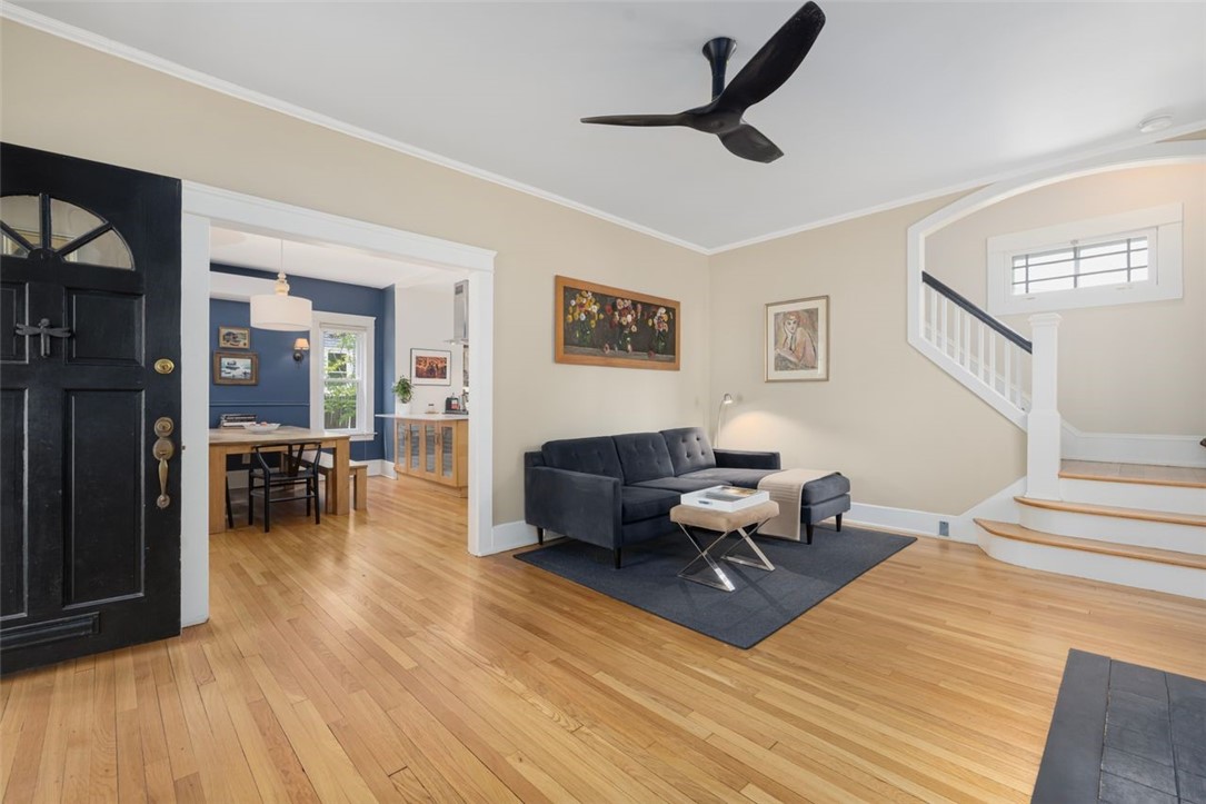 11 Glenwood Avenue