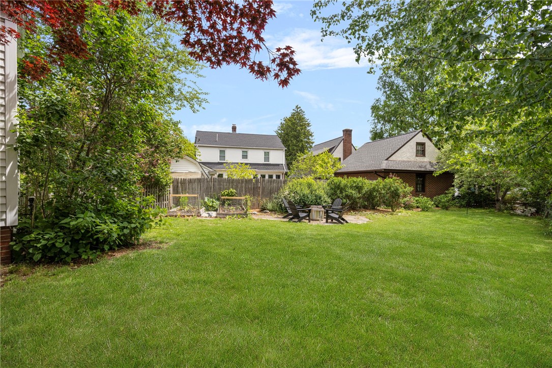 11 Glenwood Avenue